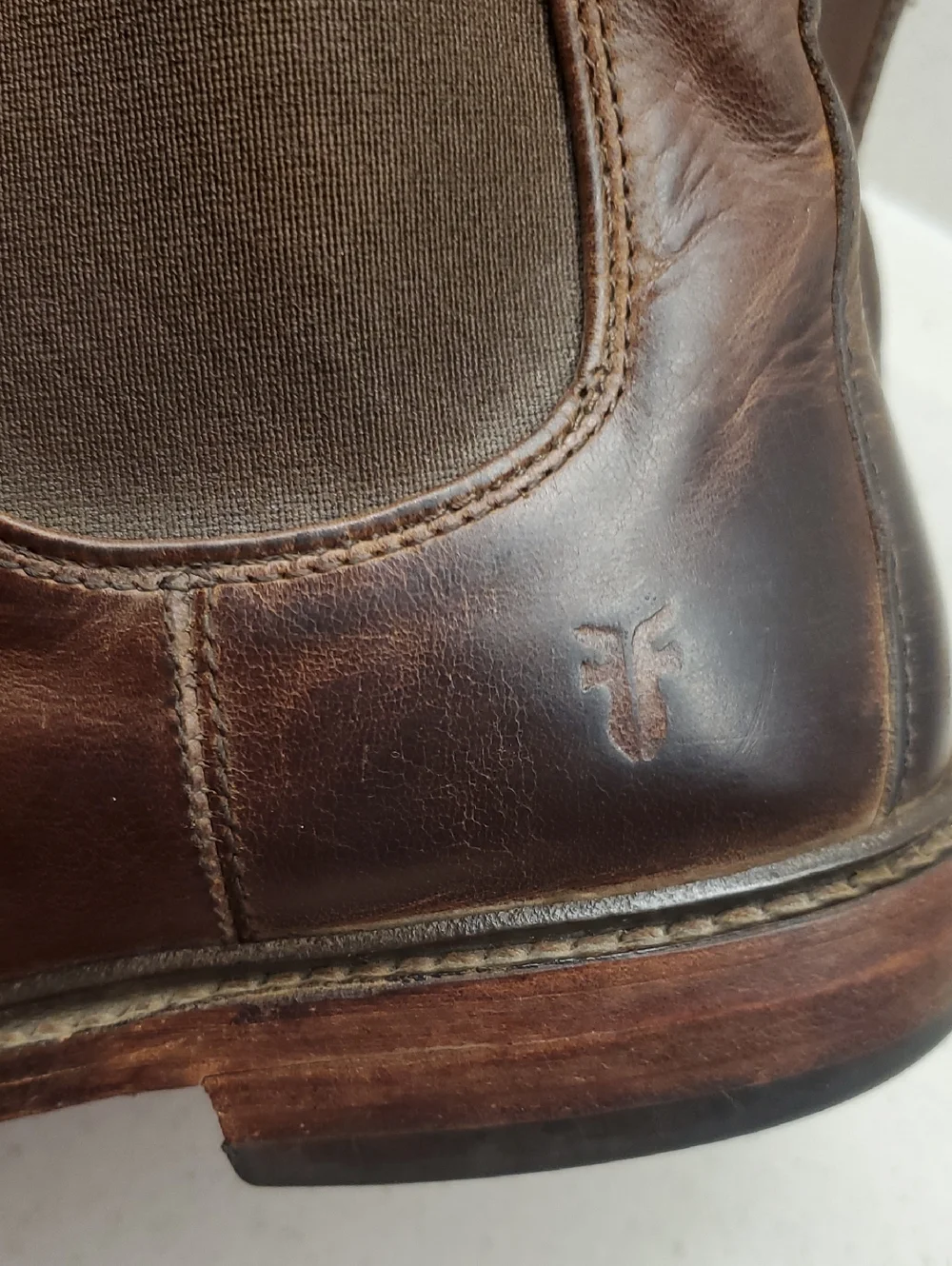 FRYE Men's Leather Chukka Boots (sz 10.5)
